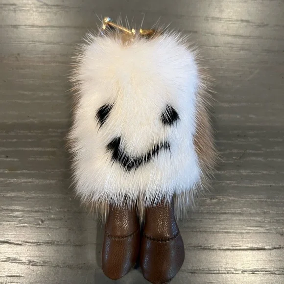 *SOLD* Toast Faux Fur White and Brown Keychain - Picture 2 of 5